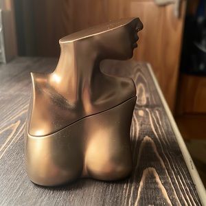 Eilish by Billie Eilish Eau De Parfum Spray 3.4 oz perfume